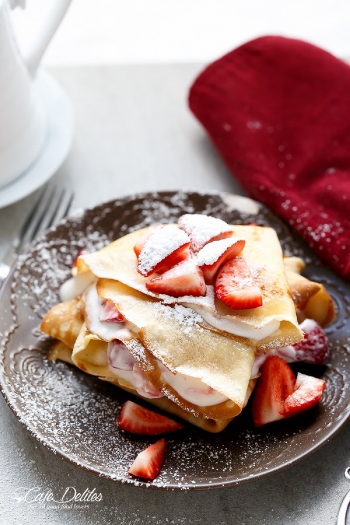 crêpe sucré - Recette Crêpe aux Fraises et crème liqueur d'orange