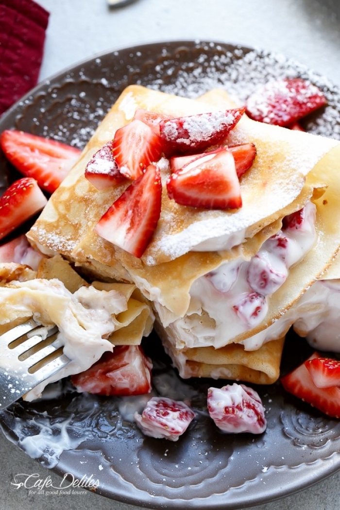 crêpe sucré - Recette Crêpe aux Fraises et crème liqueur d'orange