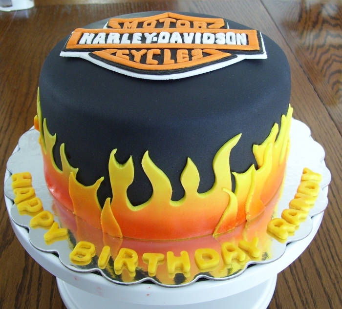Gateau d\u0027Anniversaire , Fan d\u0027harley davidson, gâteau pour un motard