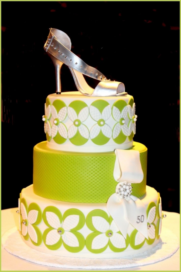 gateau anniversaire 50 ans ravissant g 226 teau blanc et vers anis pour les 50 ans d une gateau anniversaire 50 ans ravissant g 226 teau blanc et vers anis pour les 50 ans d une