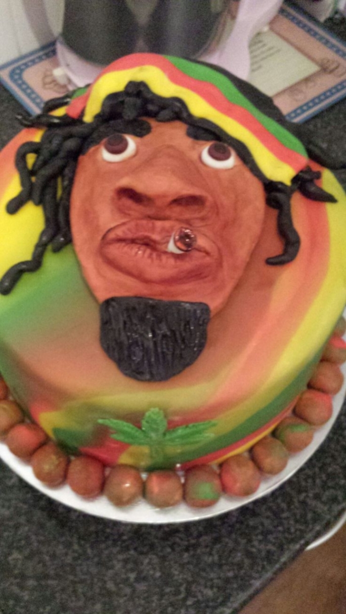 idée de g¢teau d anniversaire de Bob marley avec son décors 11 Gateau d Anniversaire idée de g¢teau d anniversaire de Bob marley avec son décors