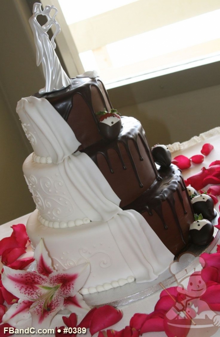 gâteau de mariage au 2 chocolats avec un coulis et des perles 15/09/2020