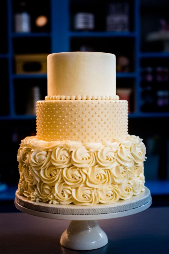 Gateau De Mariage A La Creme