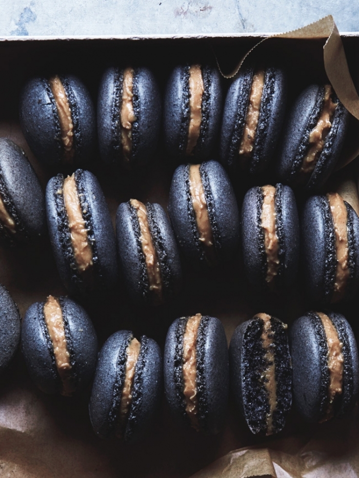 macaron - Recette Macaron de Sésame noir au Beurre de Cacahuète